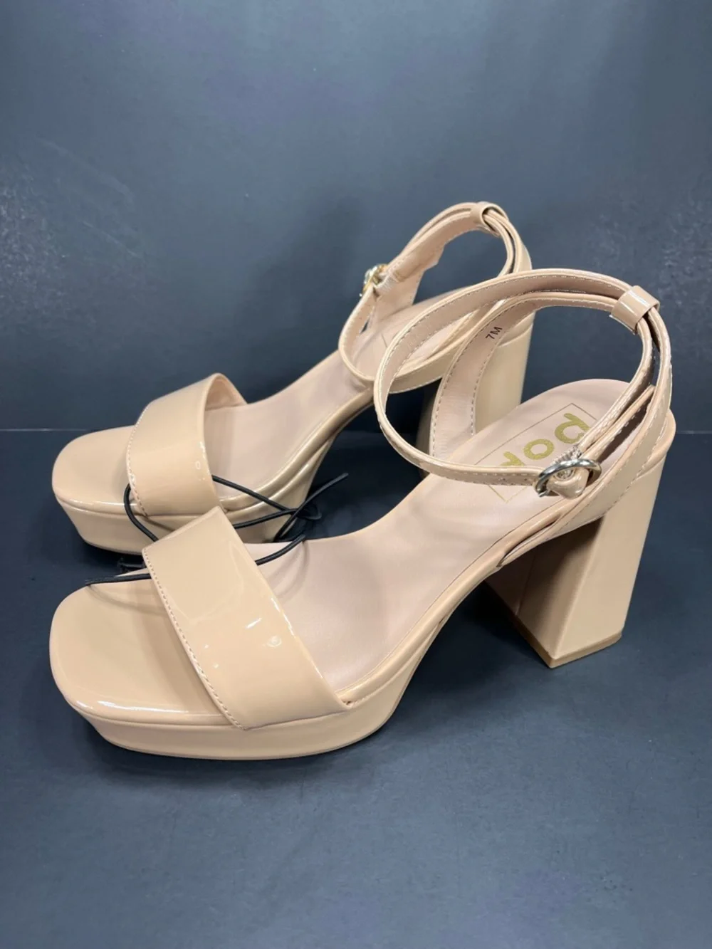 pop Patent Platform Block Heel Sandals in Nude size 7 new in box - Picture 3 of 6